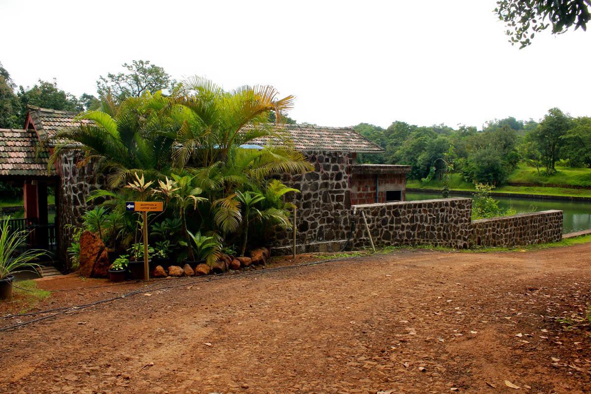 Cherilyn Monta Resort - Ratnagiri Vatul Ngoại thất bức ảnh