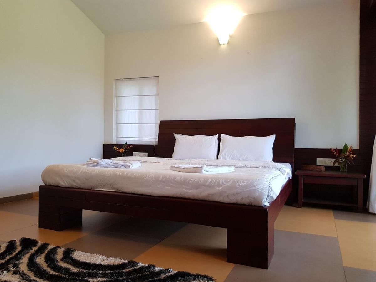 Cherilyn Monta Resort - Ratnagiri Vatul Ngoại thất bức ảnh