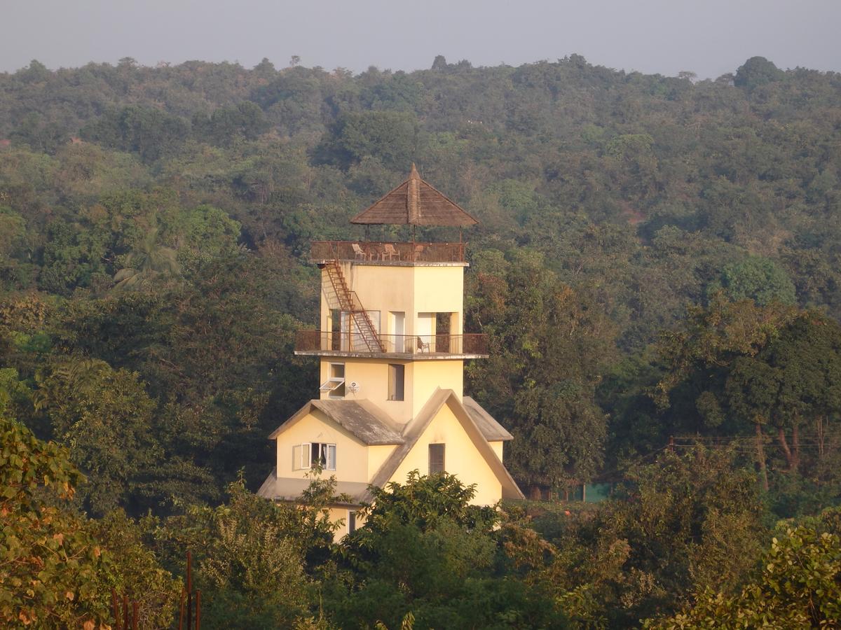 Cherilyn Monta Resort - Ratnagiri Vatul Ngoại thất bức ảnh